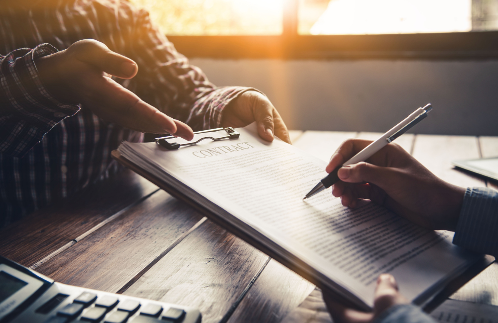 ĐIỀU CHUYỂN NGƯỜI LAO ĐỘNG LÀM CÔNG VIỆC KHÁC SO VỚI HỢP ĐỒNG, DOANH NGHIỆP CẦN LƯU Ý GÌ?